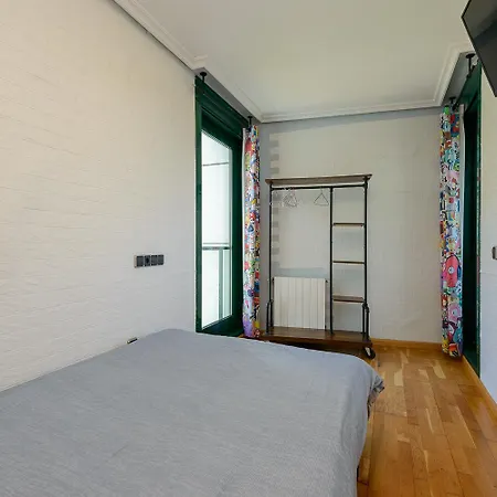 Surf Paradise Apartman
